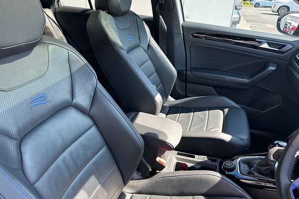 2022 Volkswagen T-Roc R D11