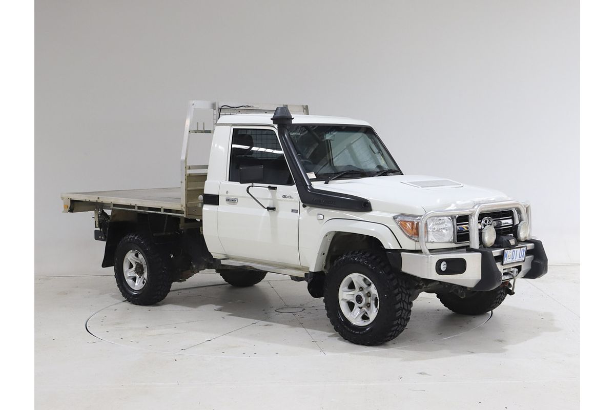 LC Military GXL 4.5L T Diesel Manual Single C/Chassis 7C71510 003