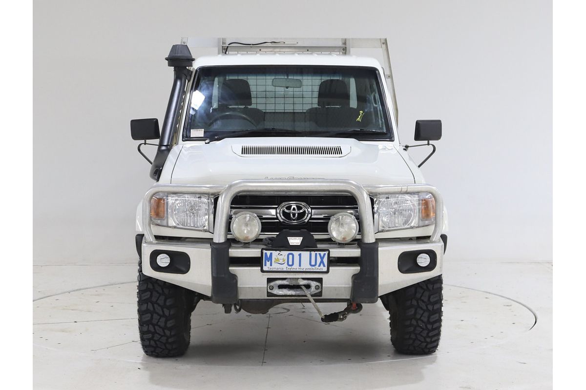 LC Military GXL 4.5L T Diesel Manual Single C/Chassis 7C71510 003