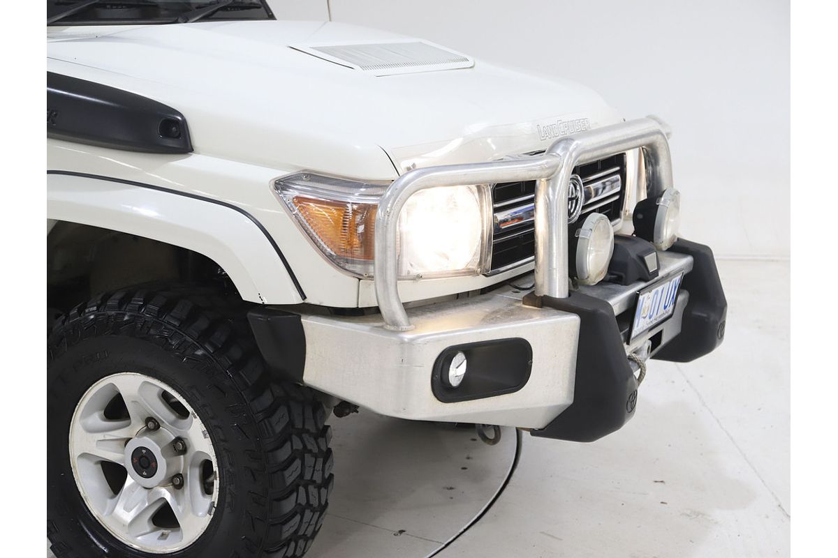 LC Military GXL 4.5L T Diesel Manual Single C/Chassis 7C71510 003