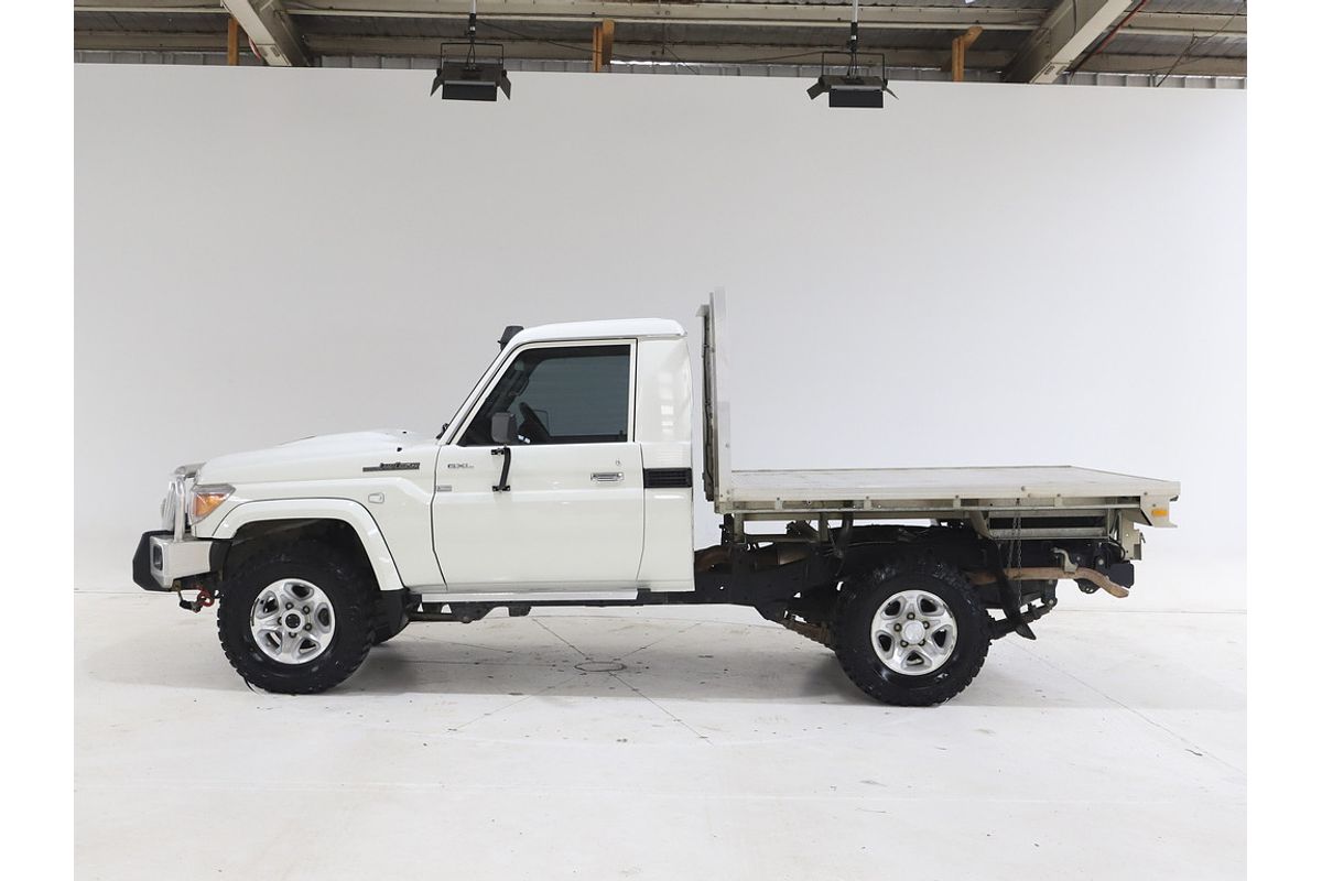 LC Military GXL 4.5L T Diesel Manual Single C/Chassis 7C71510 003