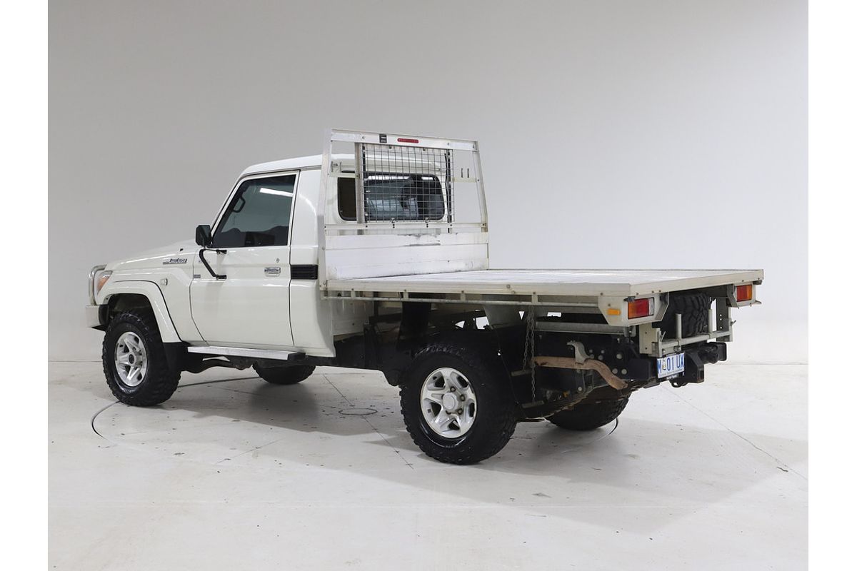 LC Military GXL 4.5L T Diesel Manual Single C/Chassis 7C71510 003