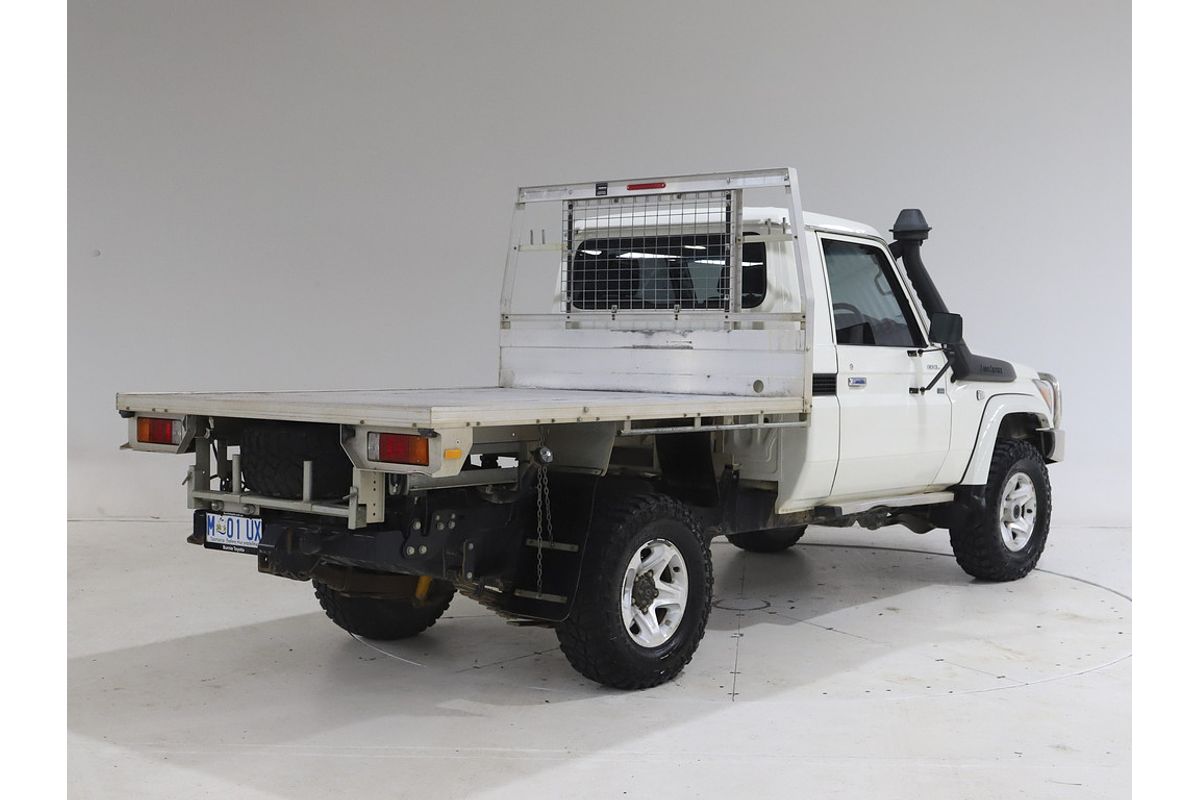 LC Military GXL 4.5L T Diesel Manual Single C/Chassis 7C71510 003
