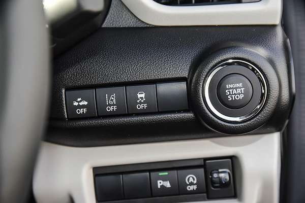 2025 Suzuki Swift Hybrid GLX UZ