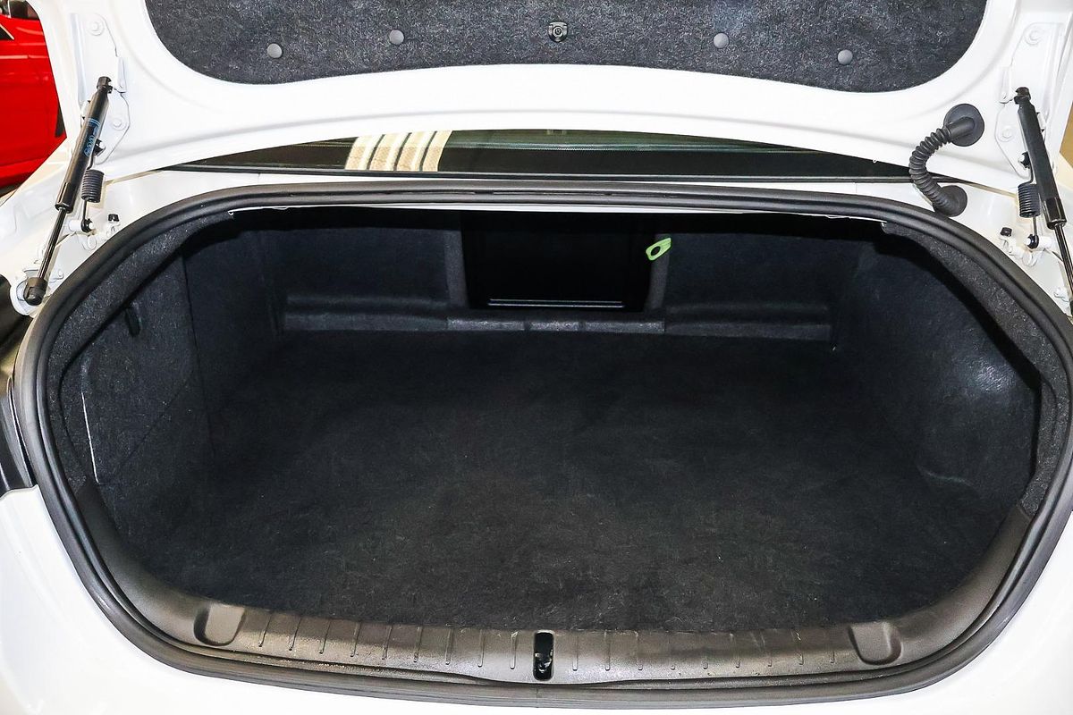 2016 Holden Commodore SV6 Black VF Series II