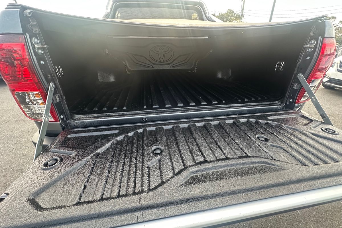 2018 Toyota Hilux SR5 GUN126R