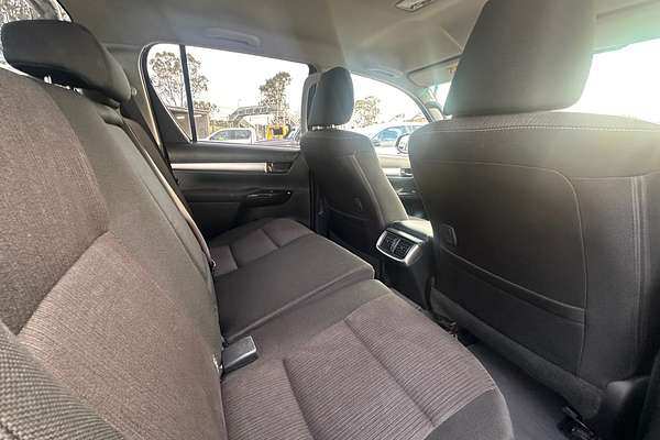 2018 Toyota Hilux SR5 GUN126R