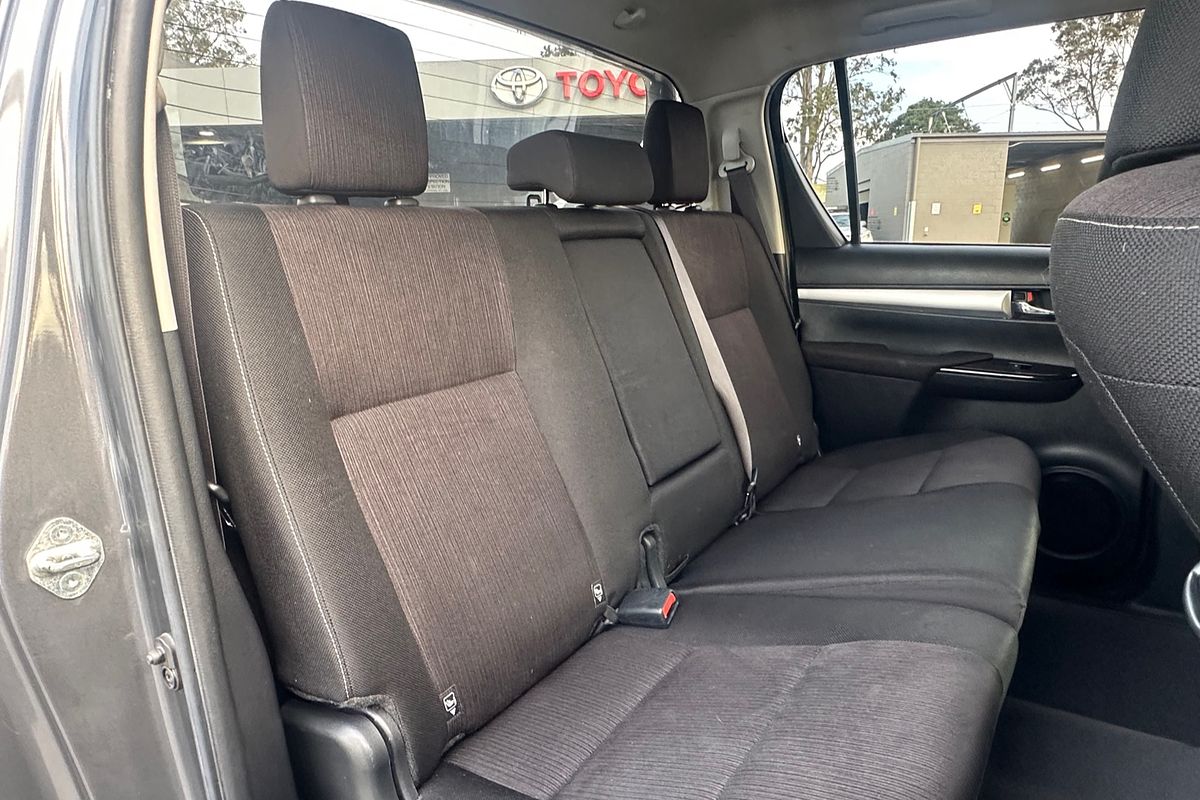 2018 Toyota Hilux SR5 GUN126R
