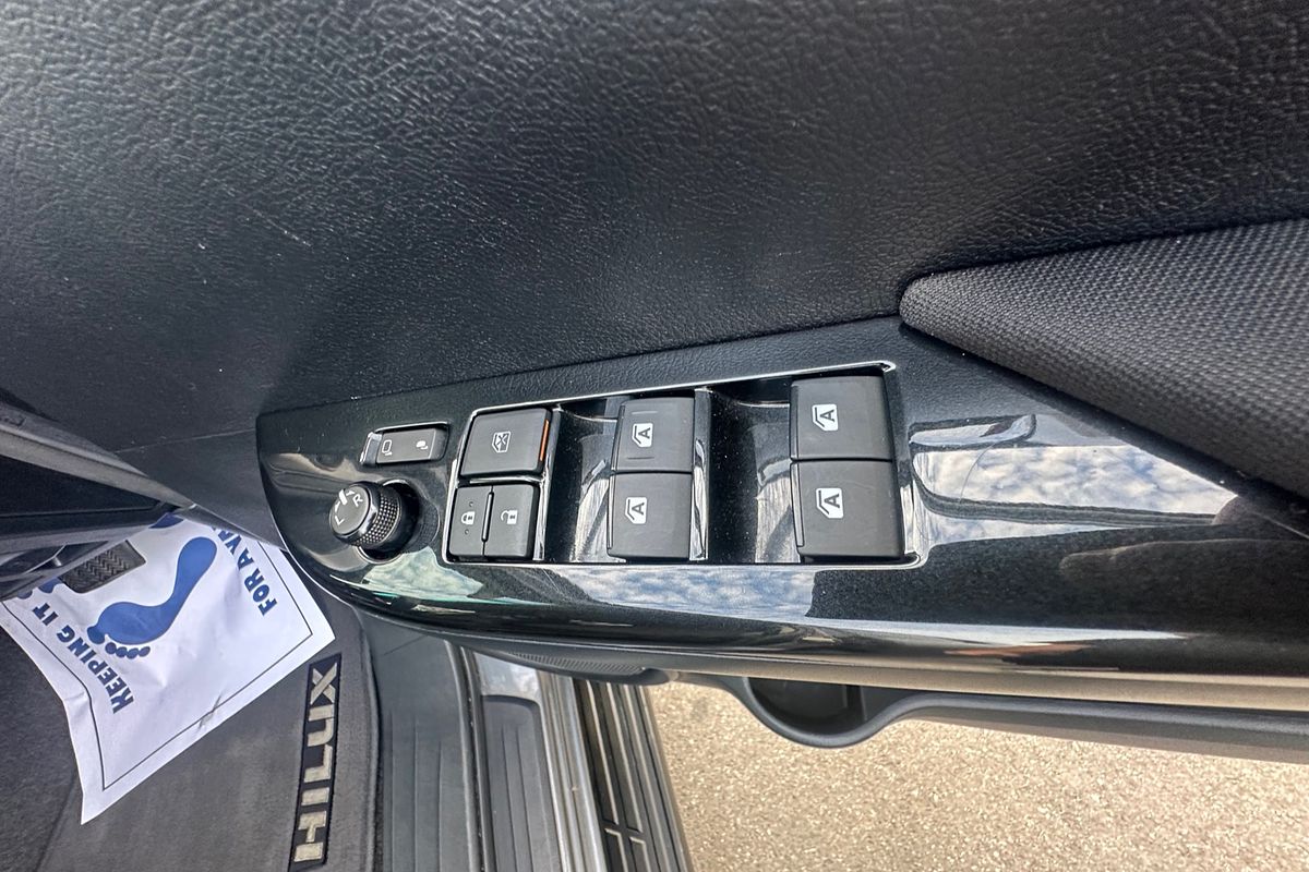 2018 Toyota Hilux SR5 GUN126R