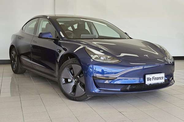 2022 Tesla Model 3 Rear-Wheel Drive