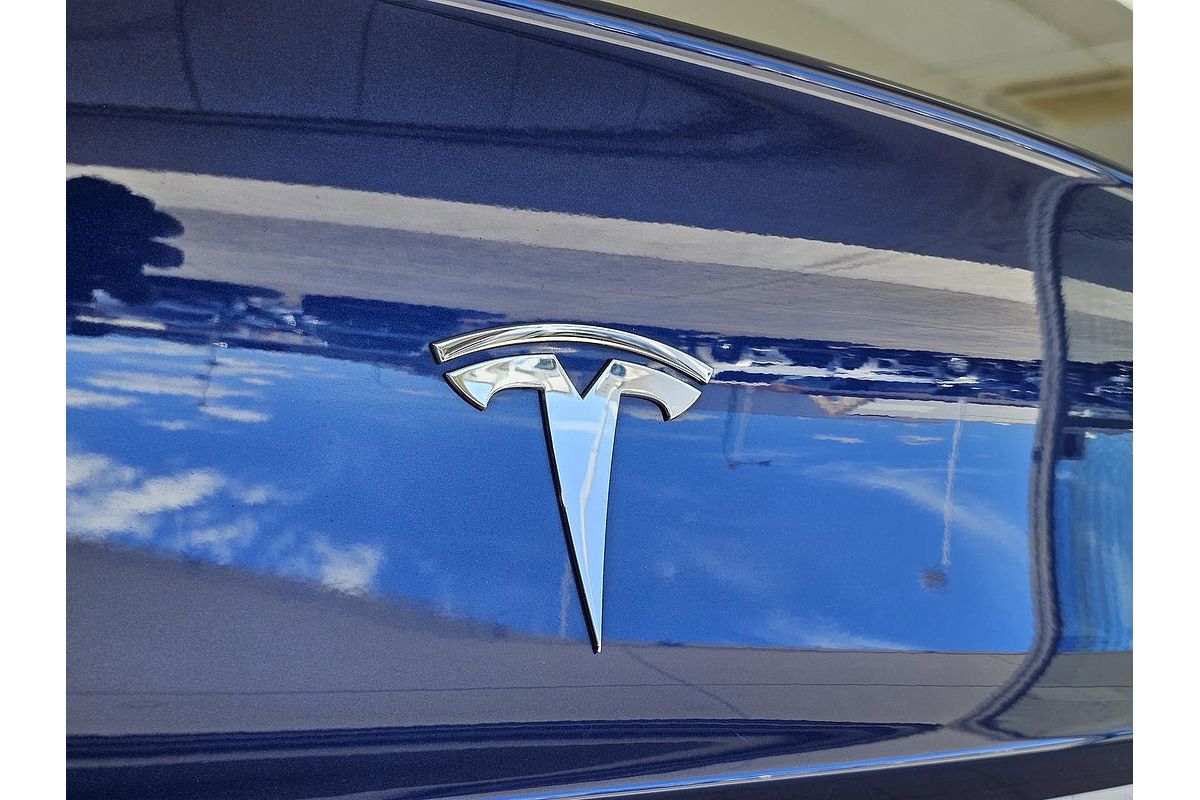 2022 Tesla Model 3 Rear-Wheel Drive