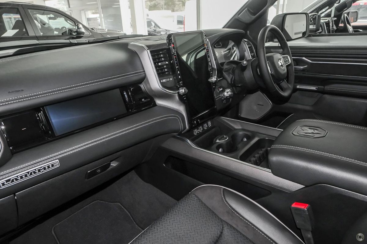 2025 RAM 1500 Laramie Sport Hurricane SO RamBox DT 4X4 SWB
