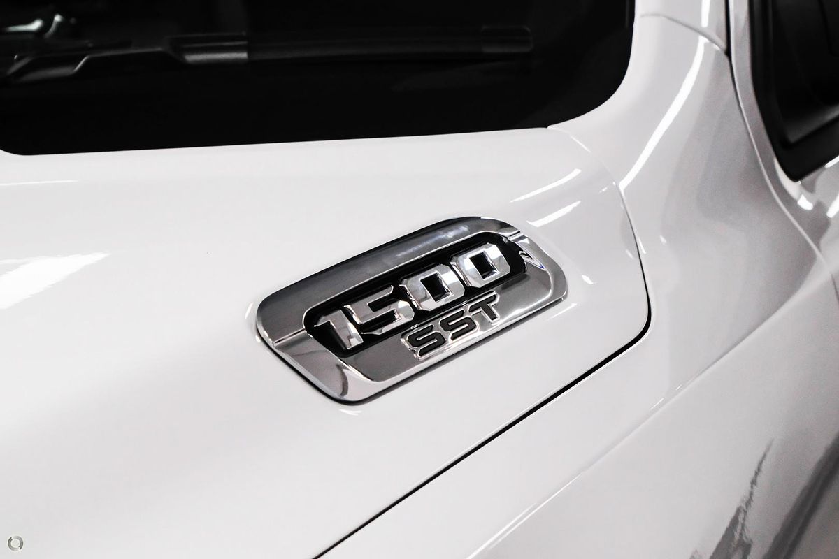 2025 RAM 1500 Laramie Sport Hurricane SO RamBox DT 4X4 SWB
