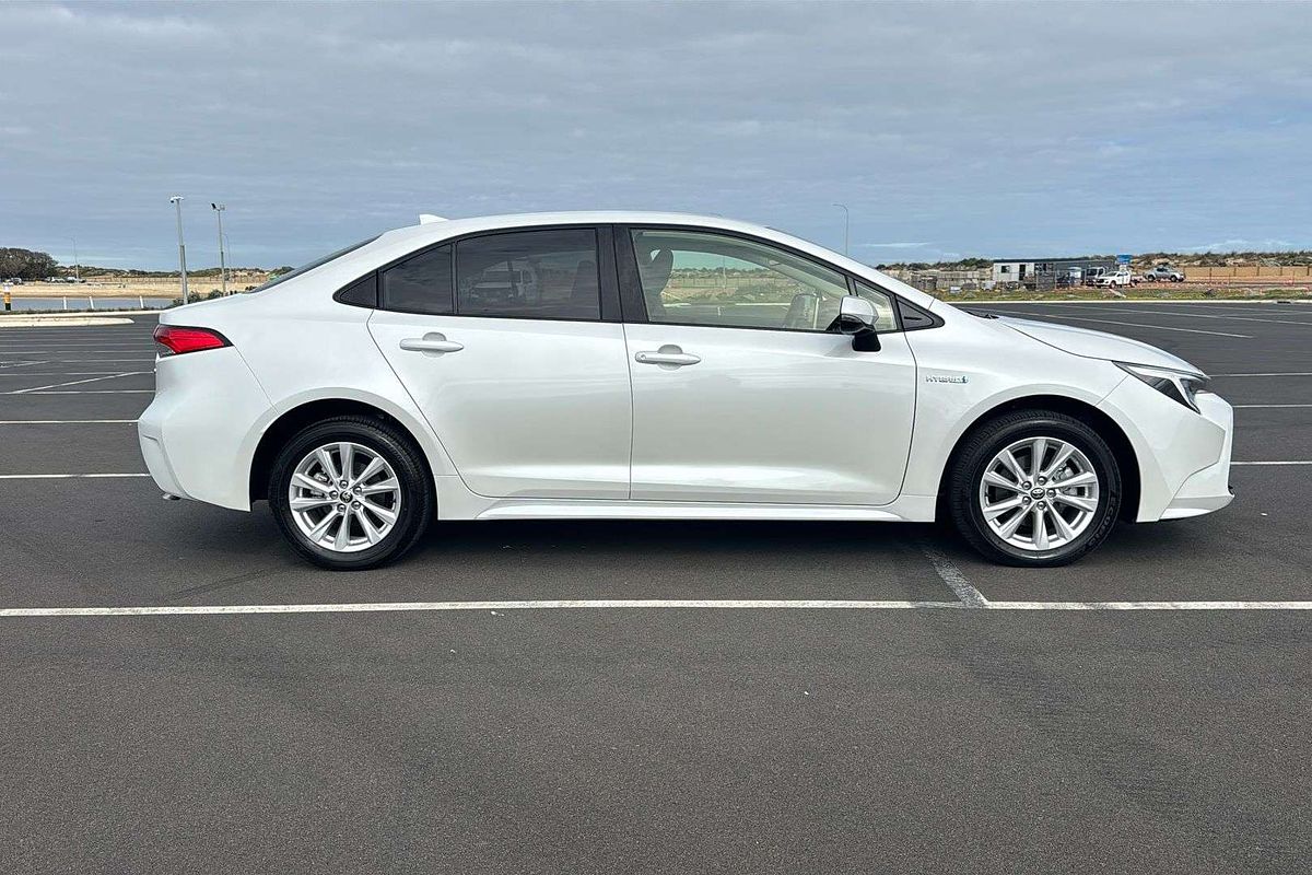2023 Toyota Corolla SX Hybrid ZWE219R