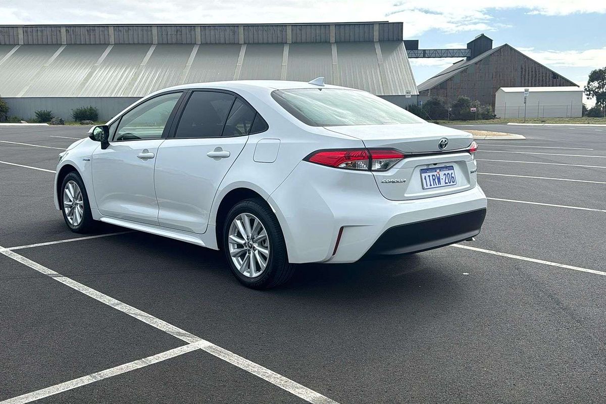 2023 Toyota Corolla SX Hybrid ZWE219R