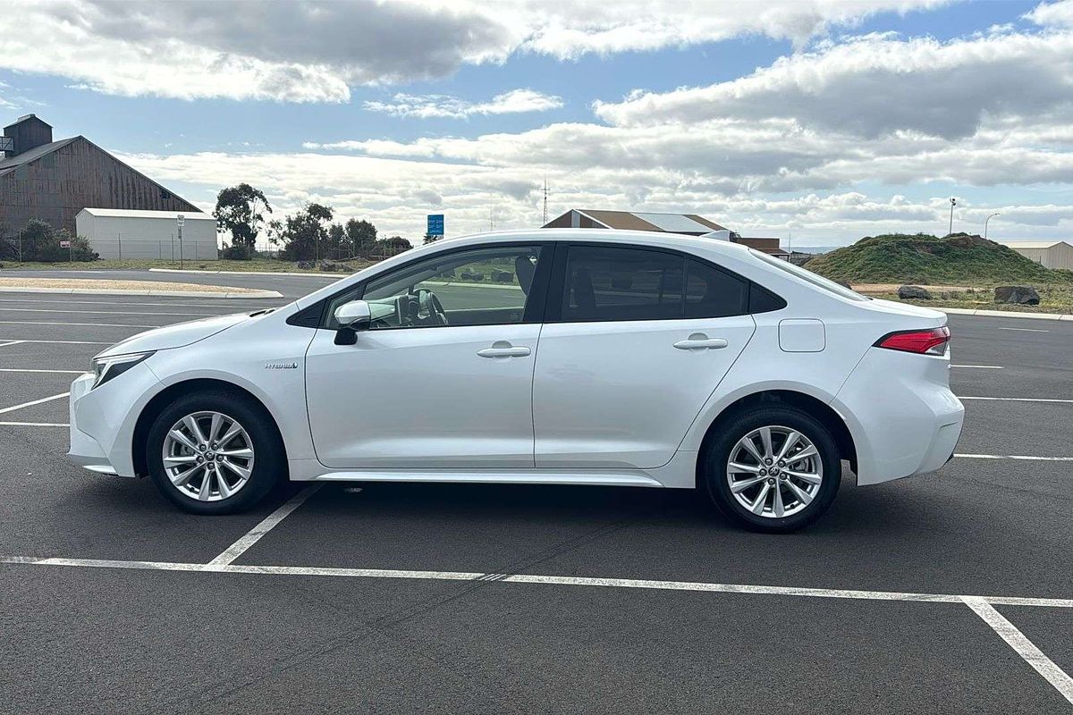 2023 Toyota Corolla SX Hybrid ZWE219R