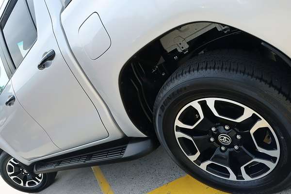 2024 Toyota Hilux SR5 GUN126R 4X4