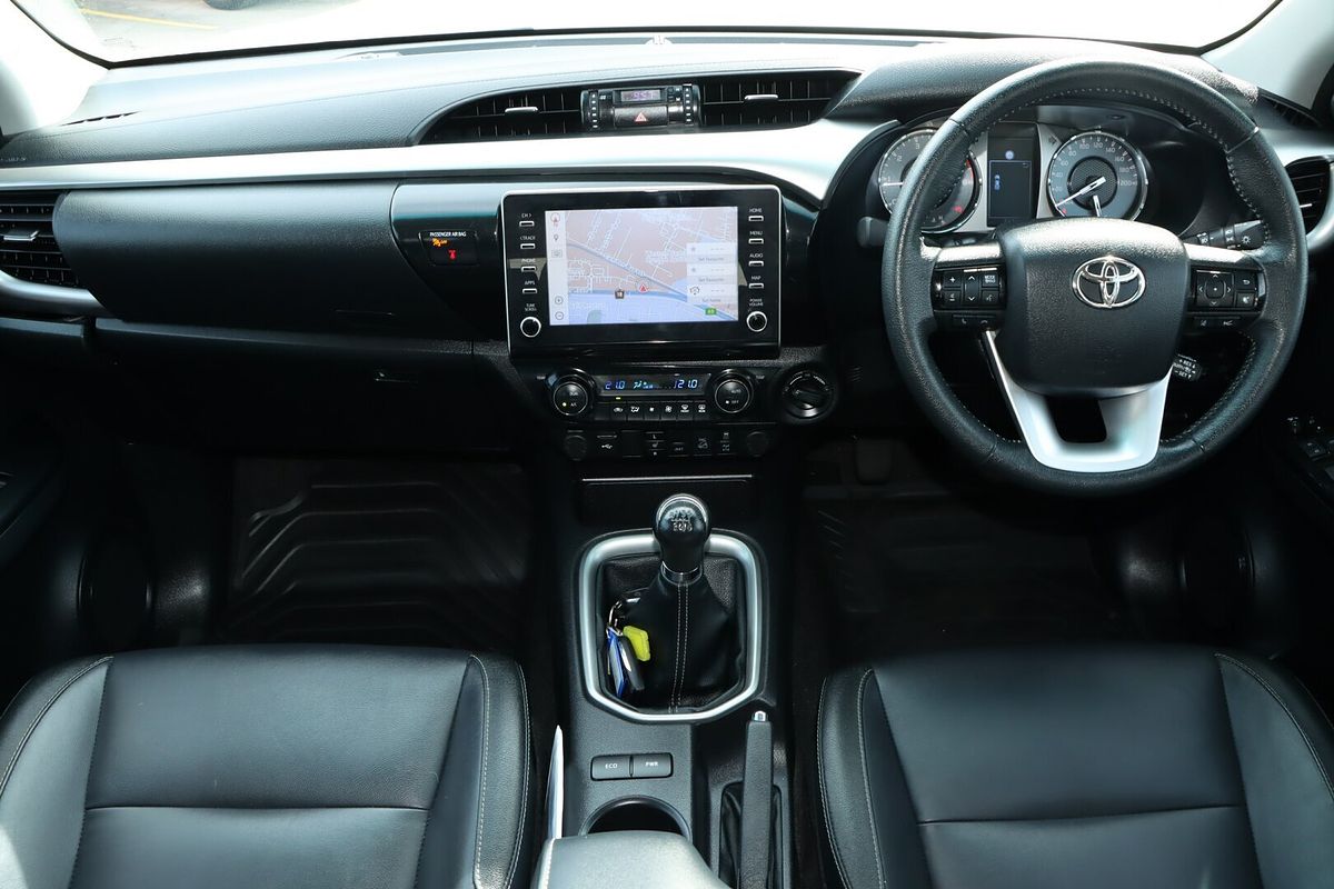 2024 Toyota Hilux SR5 GUN126R 4X4