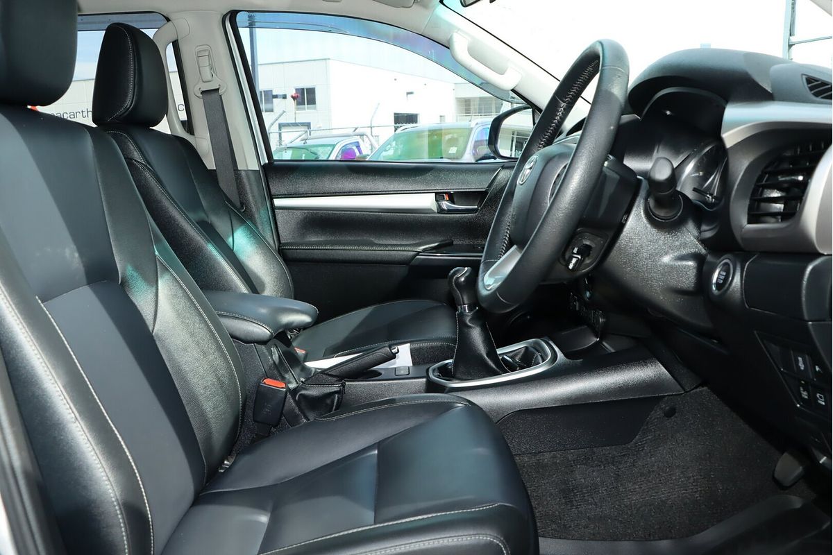 2024 Toyota Hilux SR5 GUN126R 4X4
