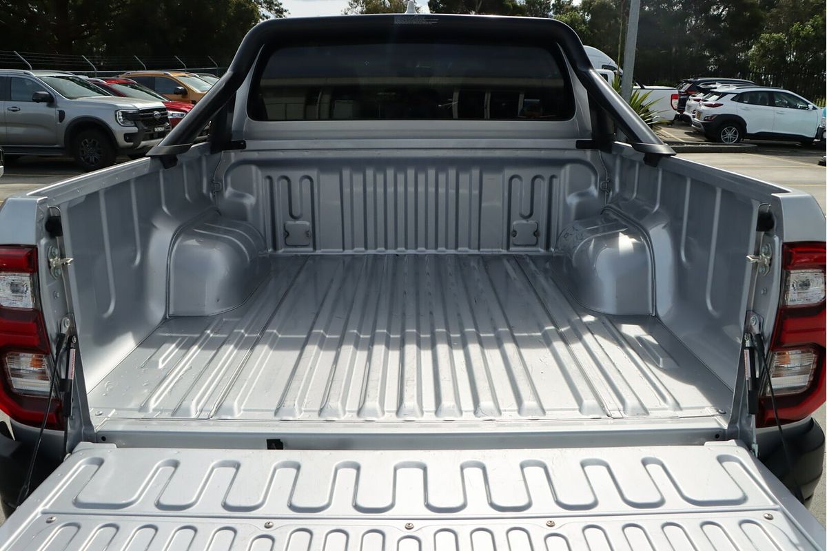 2024 Toyota Hilux SR5 GUN126R 4X4