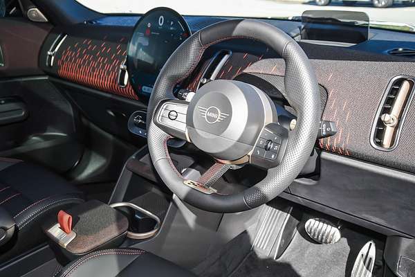 2025 MINI Countryman JCW Favoured U25