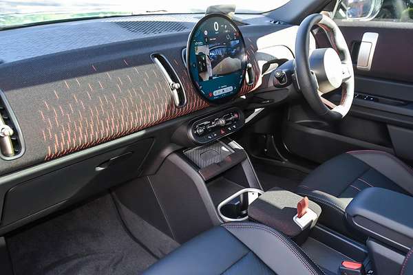 2025 MINI Countryman JCW Favoured U25