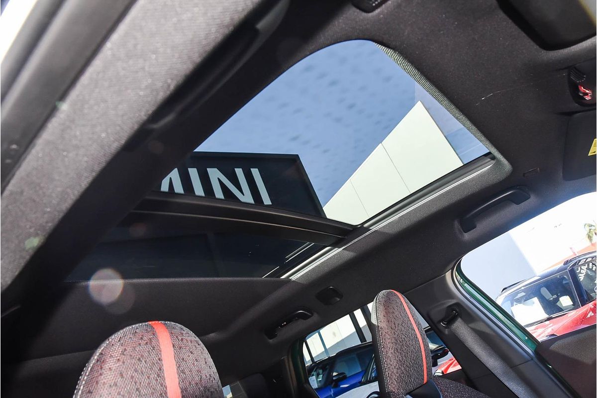 2025 MINI Countryman JCW Favoured U25