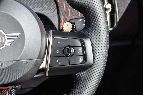 2025 MINI Countryman JCW Favoured U25