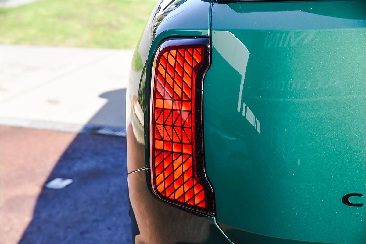 2025 MINI Countryman JCW Favoured U25