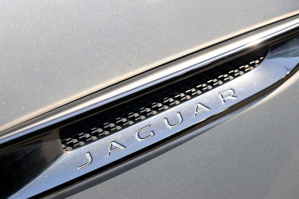 2016 Jaguar F-PACE 20d Prestige X761
