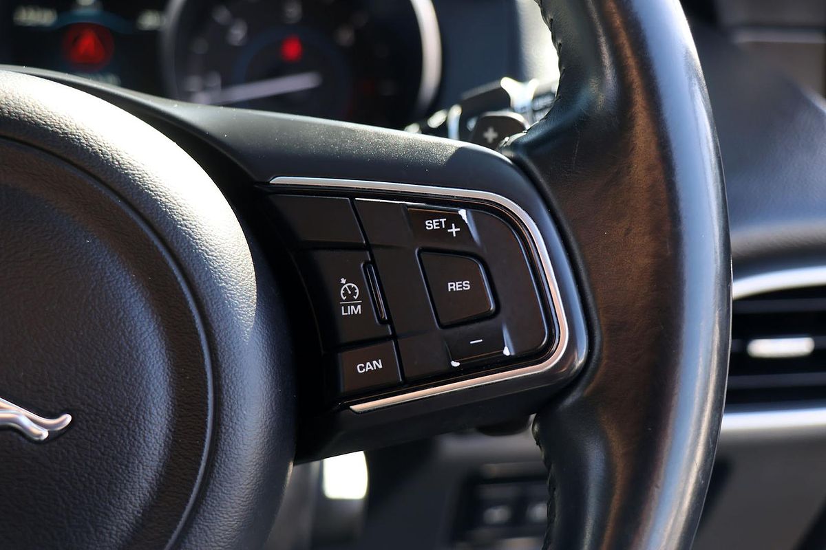 2016 Jaguar F-PACE 20d Prestige X761