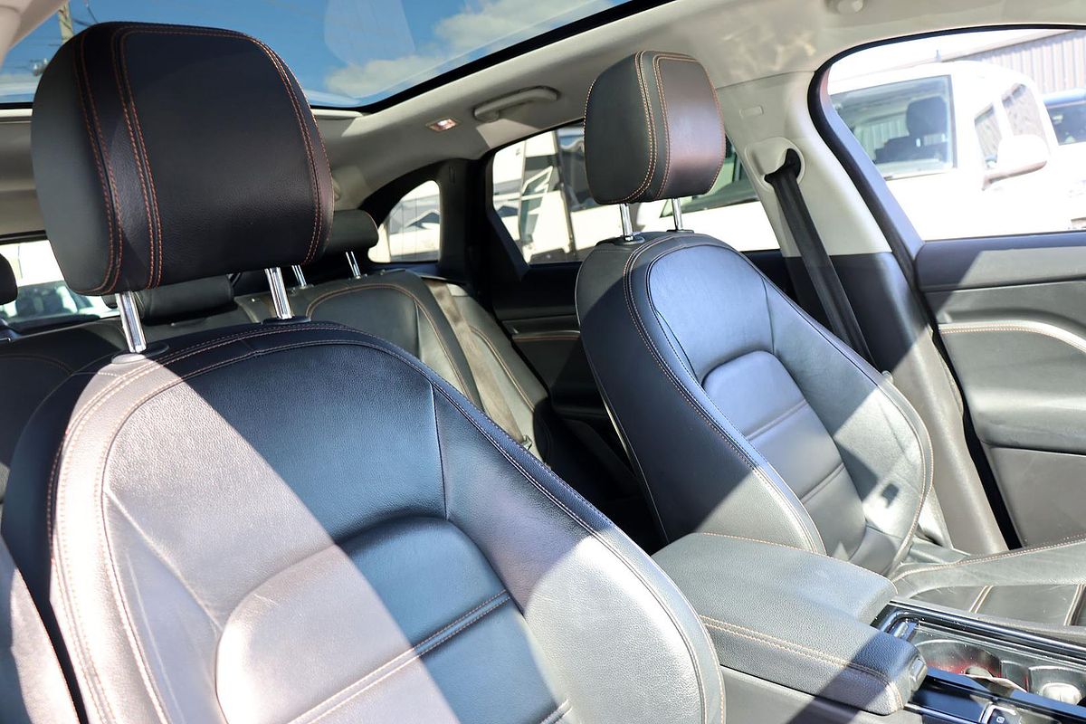 2016 Jaguar F-PACE 20d Prestige X761