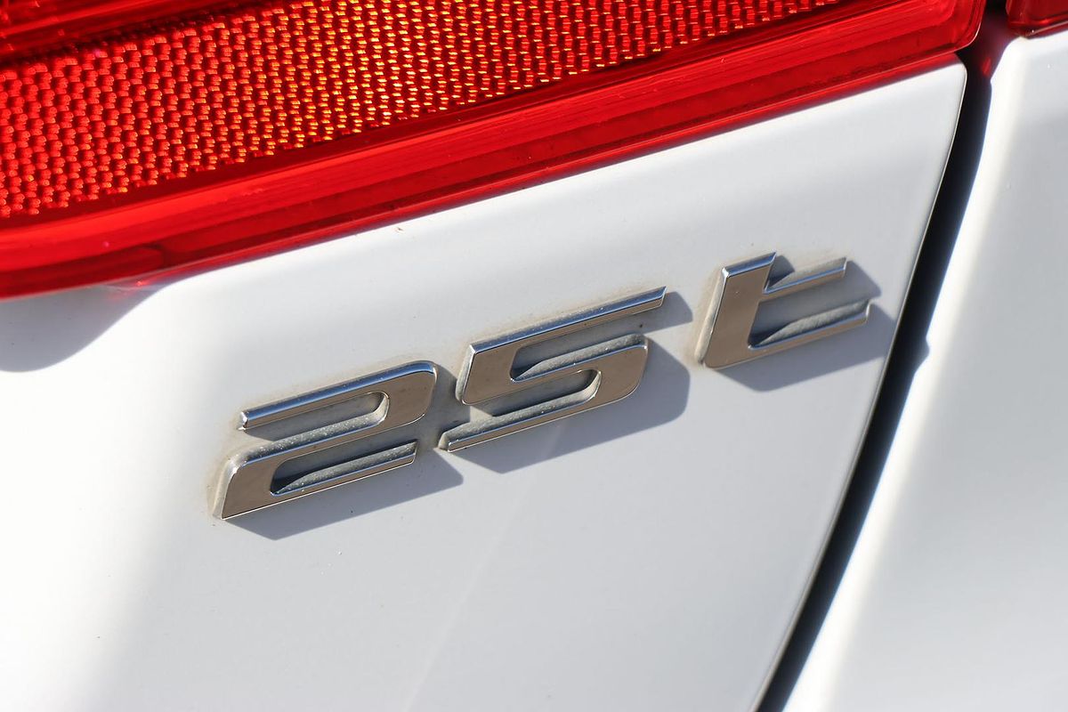 2015 Jaguar XE 25t Portfolio X760