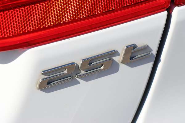 2015 Jaguar XE 25t Portfolio X760