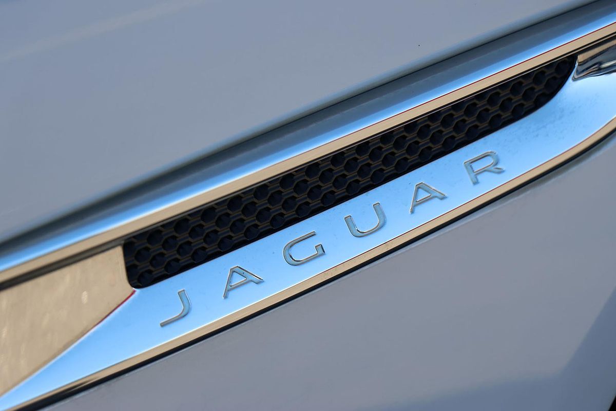 2015 Jaguar XE 25t Portfolio X760
