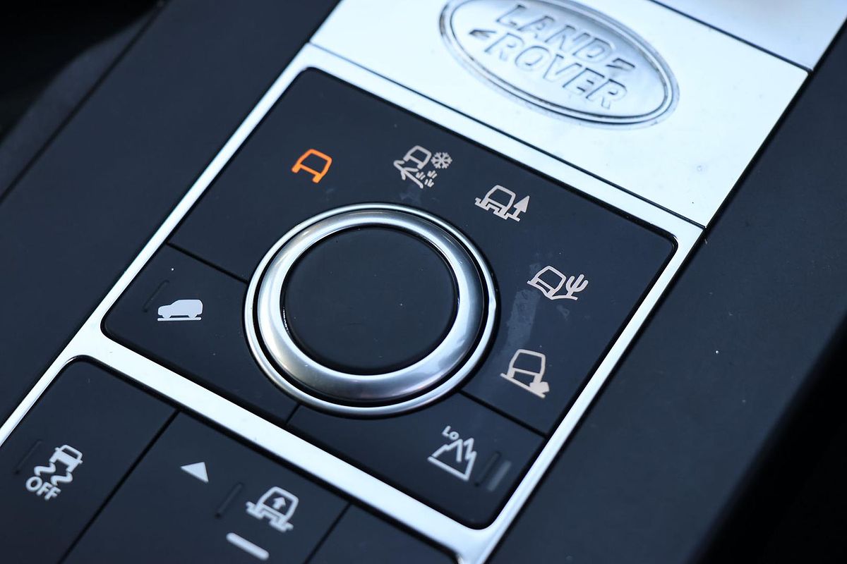 2019 Land Rover Discovery SD4 SE Series 5