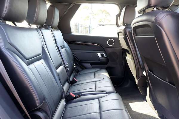 2019 Land Rover Discovery SD4 SE Series 5
