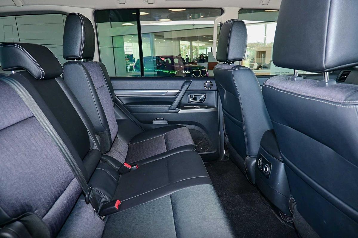 2021 Mitsubishi Pajero GLS NX