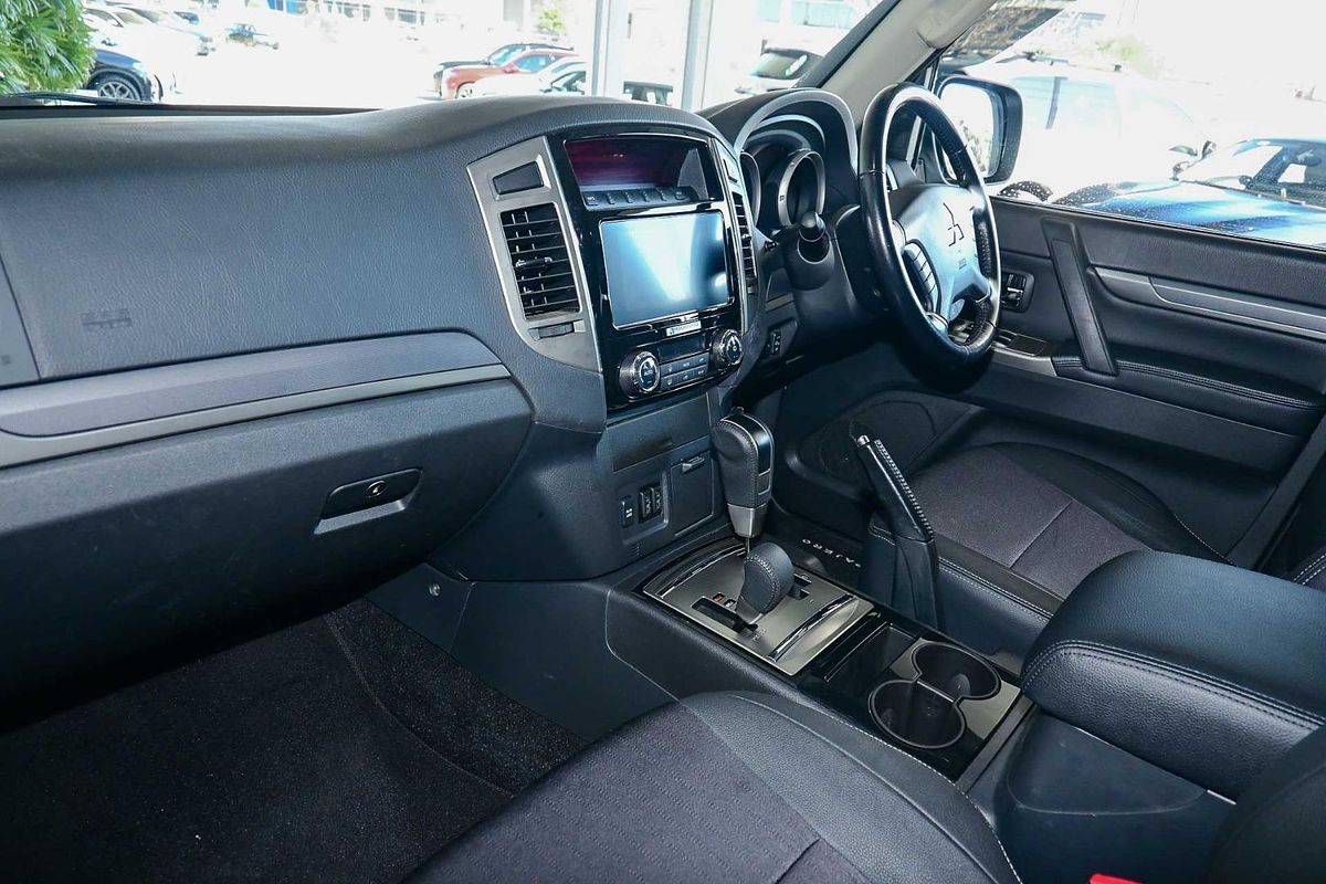 2021 Mitsubishi Pajero GLS NX