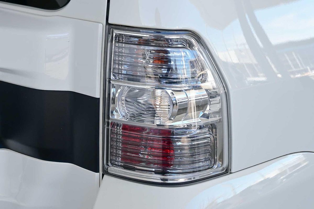 2021 Mitsubishi Pajero GLS NX