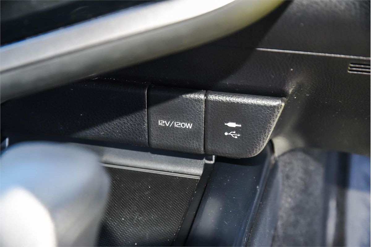 2019 Toyota Camry Ascent ASV70R