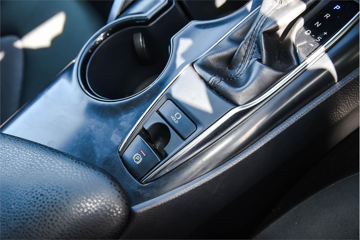2019 Toyota Camry Ascent ASV70R