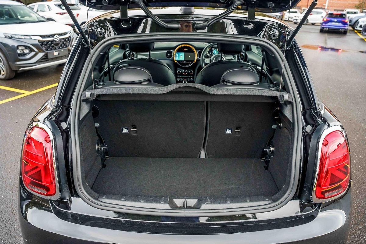 2021 MINI Hatch Cooper Classic F56 LCI-2