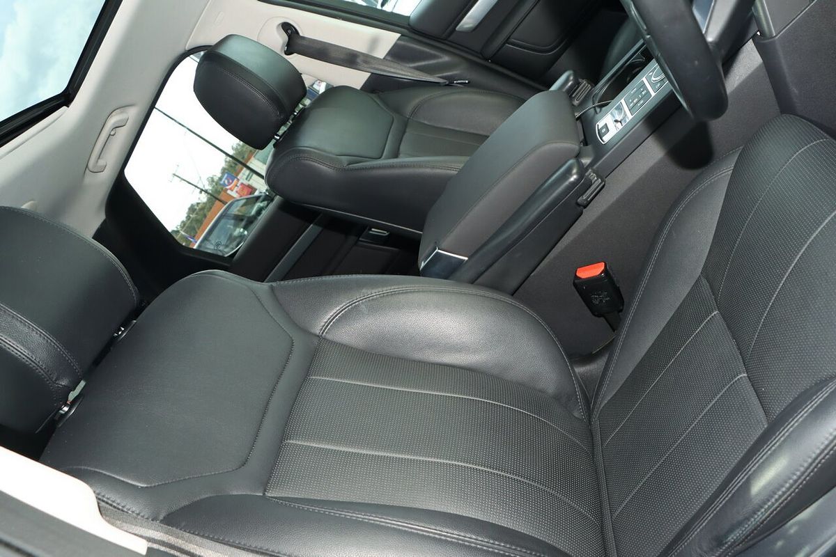 2020 Land Rover Discovery SD6 Landmark Edition Series 5