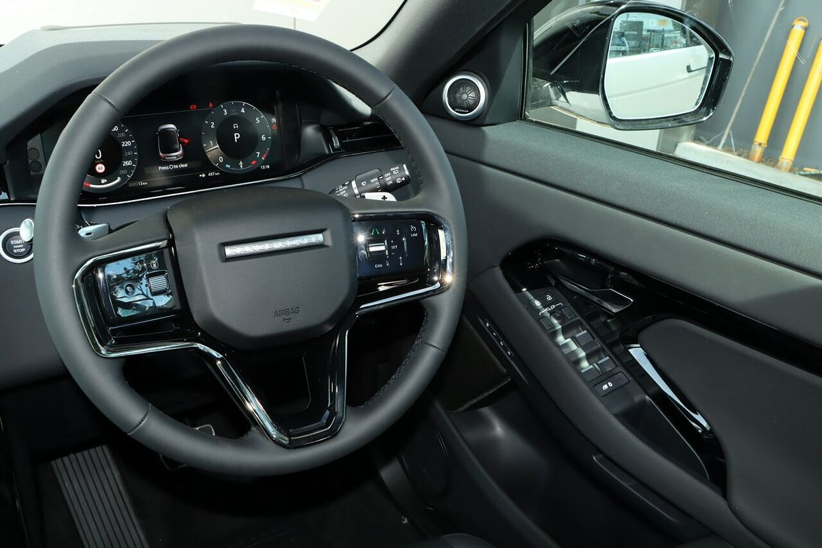 2025 Land Rover Range Rover Evoque P250 Dynamic SE L551
