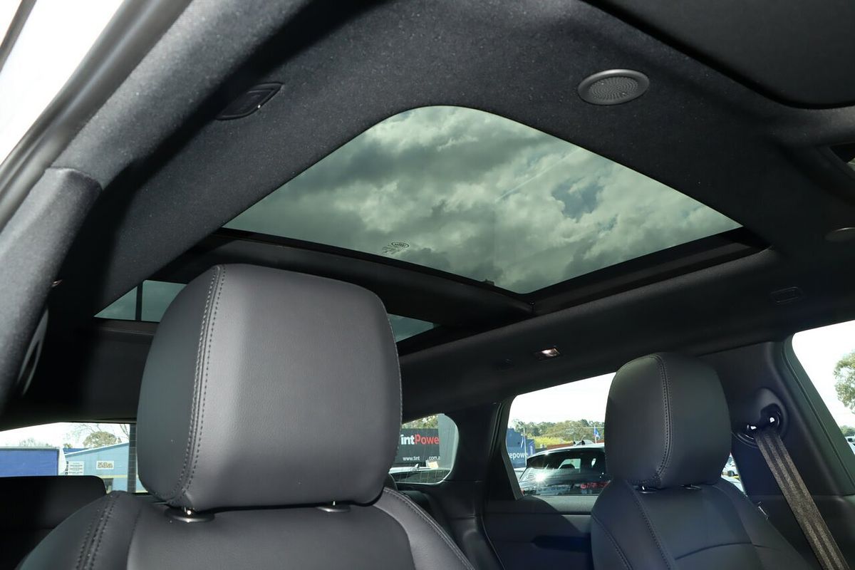 2025 Land Rover Range Rover Evoque P250 Dynamic SE L551