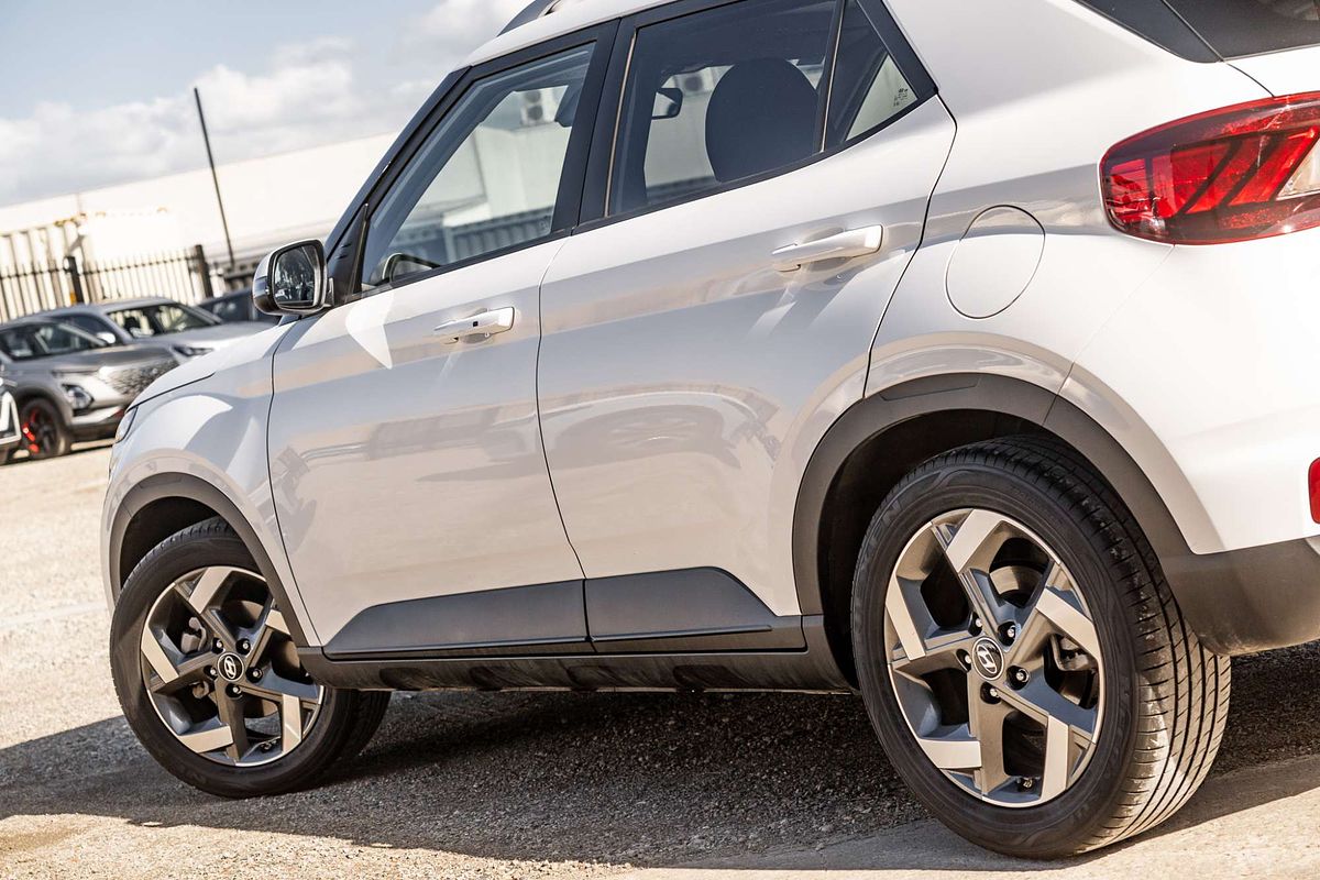 2024 Hyundai Venue Elite QX.V5