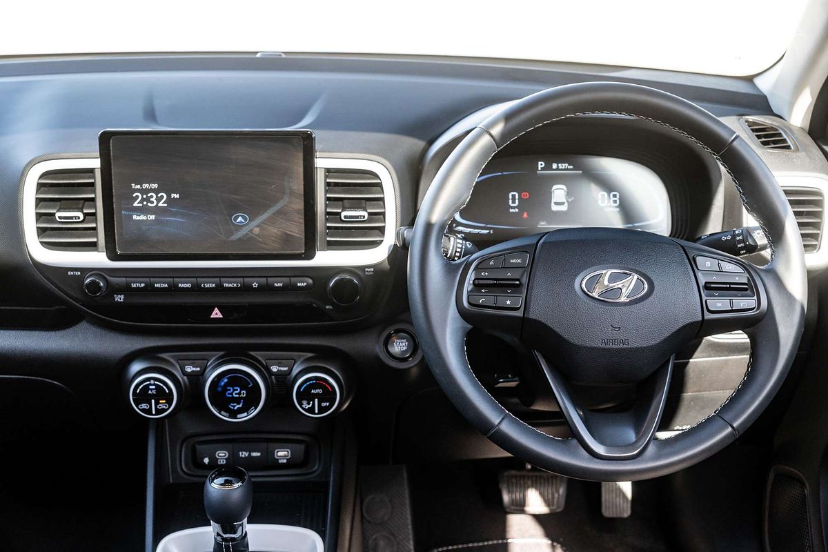 2024 Hyundai Venue Elite QX.V5