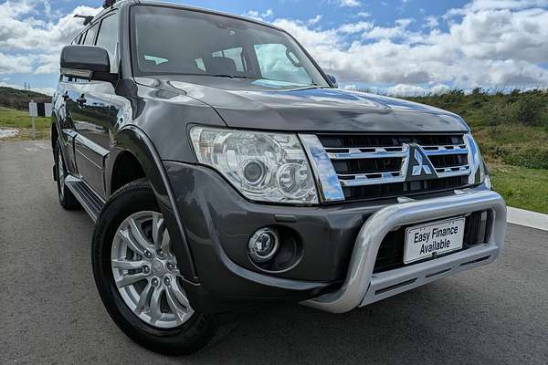 2013 Mitsubishi Pajero VR-X NW