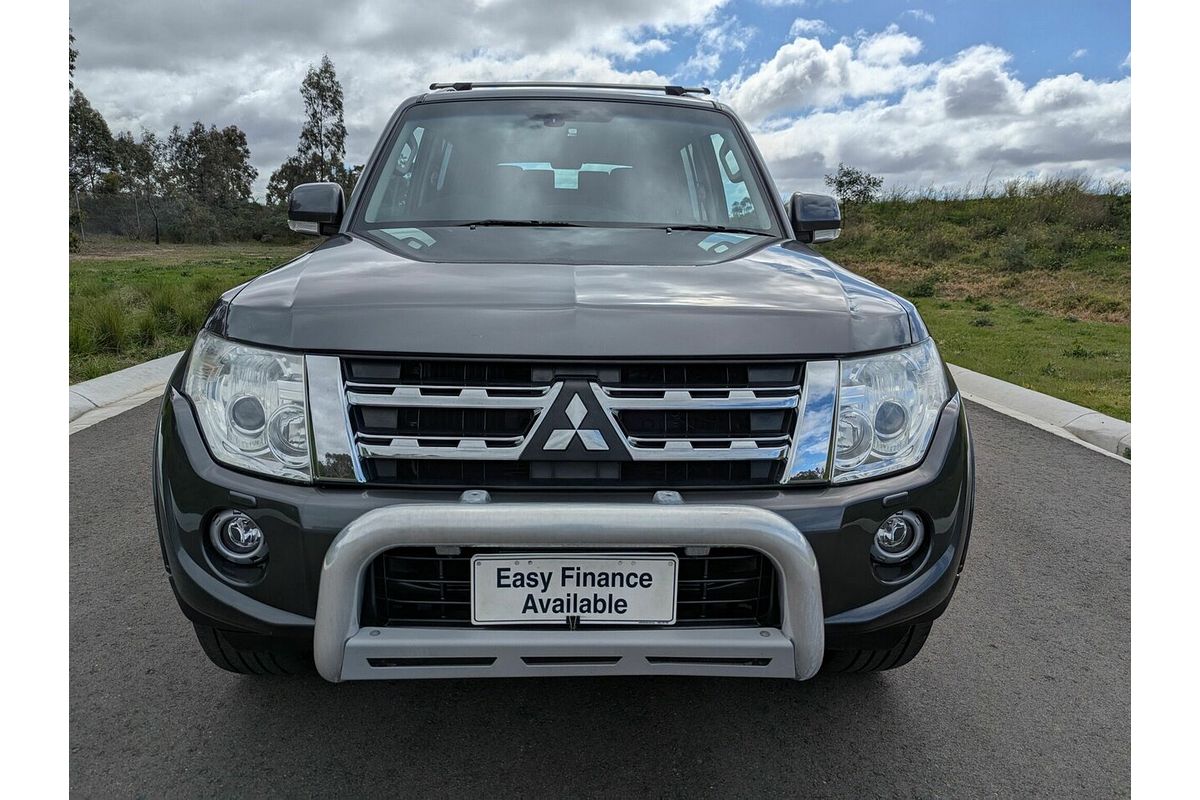 2013 Mitsubishi Pajero VR-X NW